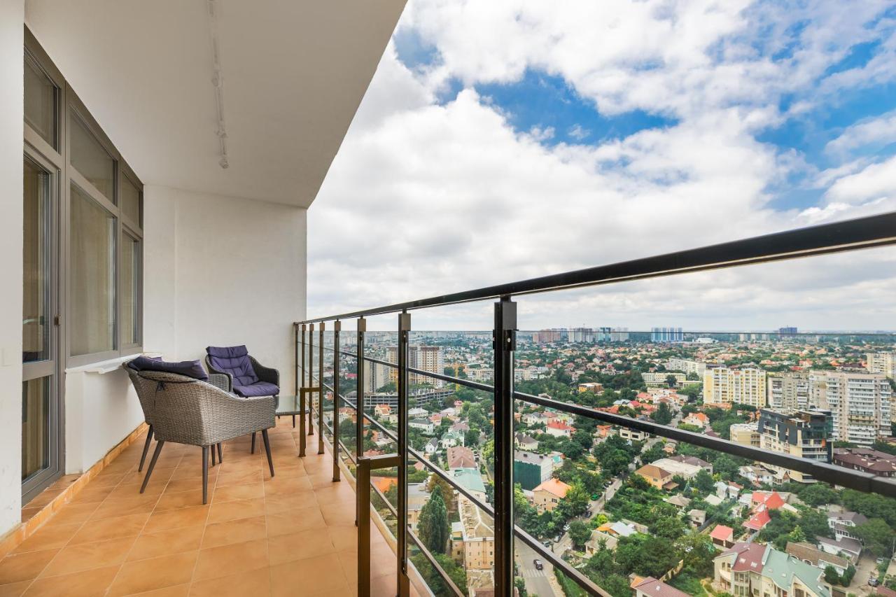 Razor Apartment With Terrace, Kamanina Οδησσός Εξωτερικό φωτογραφία